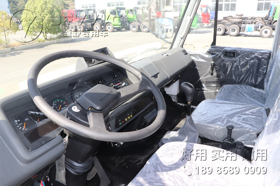 EQ2070,东风军车,发动机检查保养