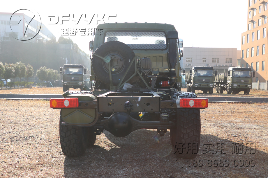 东风EQ2102备胎使用说明,东风平头运兵车,6*6越野运兵车