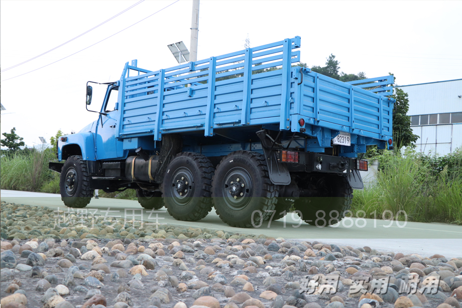 东风六驱越野车,东风四驱越野车,六驱卡车底盘,四驱越野车底盘