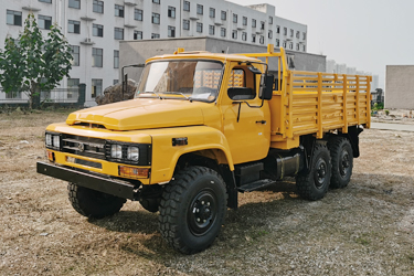 六驱长头单排EQ2082越野运兵车厂家直销_6×6东风EQ240尖头载货汽车配置_25Y越野卡车出口