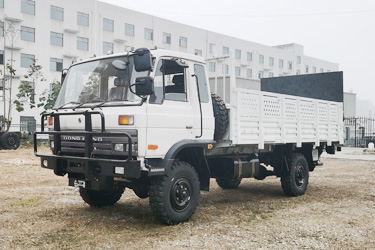 4×4越野载货卡车电动升降尾板__东风四驱EQ2070改装液压板车_东风153平头卡车液压装卸货举升板车