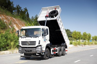 280马力工地矿区拉土 重型商用车_东风后八轮6×4自卸卡车_越野三轴前5吨后双10吨专用车