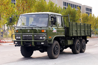 6×6双排EQ2102越野卡车_六驱平头153专用载货运兵车_3.5吨东风246炮车